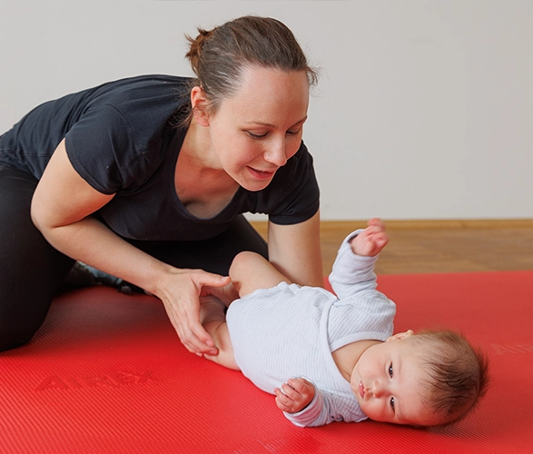 cooperando-impressionen-physiotherapie-säugling-begleitung-motorik-lernen